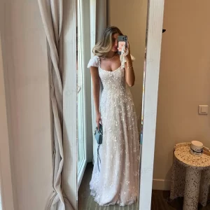 kf-S1e0cd80b94be4cb8824d0bf57d01e67dY Elegant Appliques Wedding Dresses A-line Women's Boat Neck Sleeveless Tulle Princess Bridal Gowns Vestidos De Novia Customized